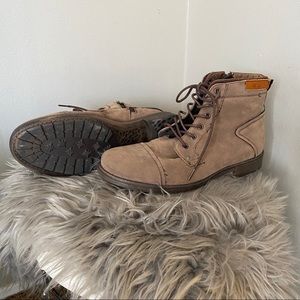 Robert Wayne Tan Boots